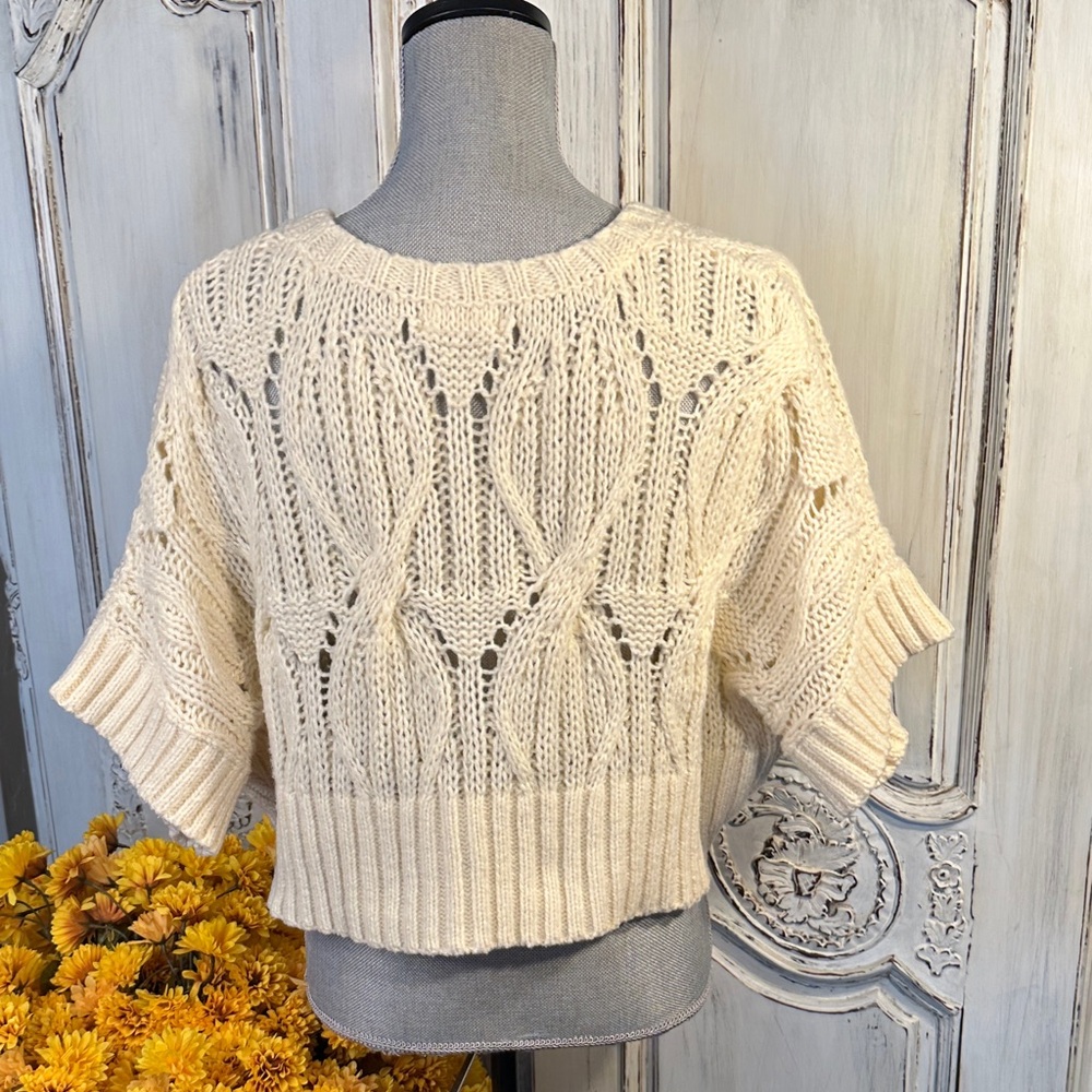 Miss Love Women's Oversized Cream Cable Knit Cropped Sweater - Picture 5 of 7